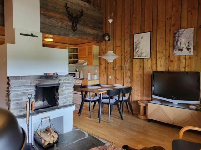 Chill Cave - Logwood Cottage 鲁卡 外观 照片